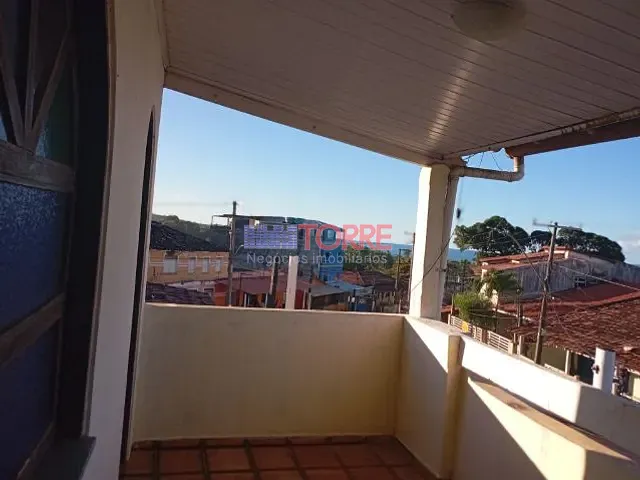 Casa com 266m² 5 quartos e 6 banheiros, à venda, no bairro Olivença em Ilhéus