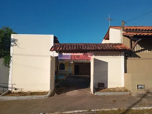 Casa com 266m² 5 quartos e 6 banheiros, à venda, no bairro Olivença em Ilhéus