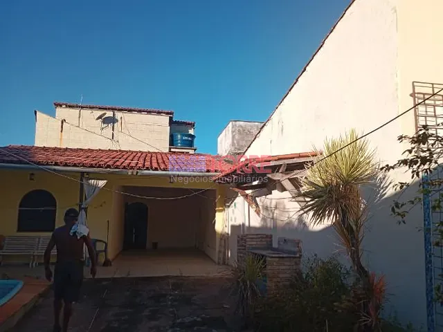 Casa com 266m² 5 quartos e 6 banheiros, à venda, no bairro Olivença em Ilhéus