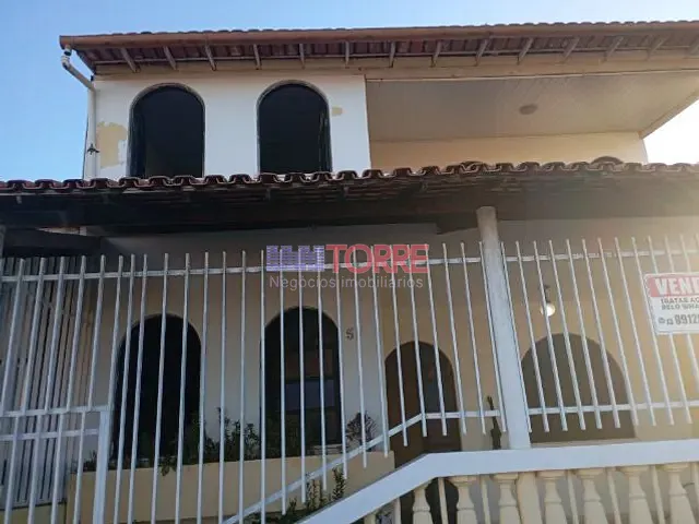 Casa com 266m² 5 quartos e 6 banheiros, à venda, no bairro Olivença em Ilhéus