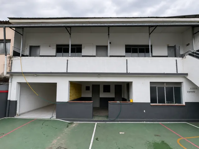 Casa 6 quartos e 3 banheiros, para alugar, no bairro Benfica em Juiz de Fora