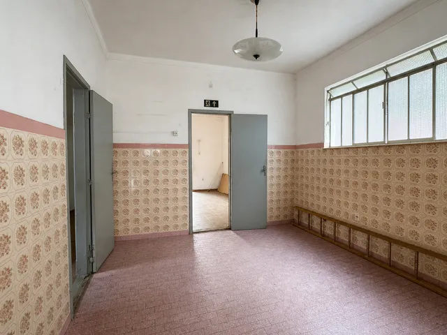 Casa 6 quartos e 3 banheiros, para alugar, no bairro Benfica em Juiz de Fora