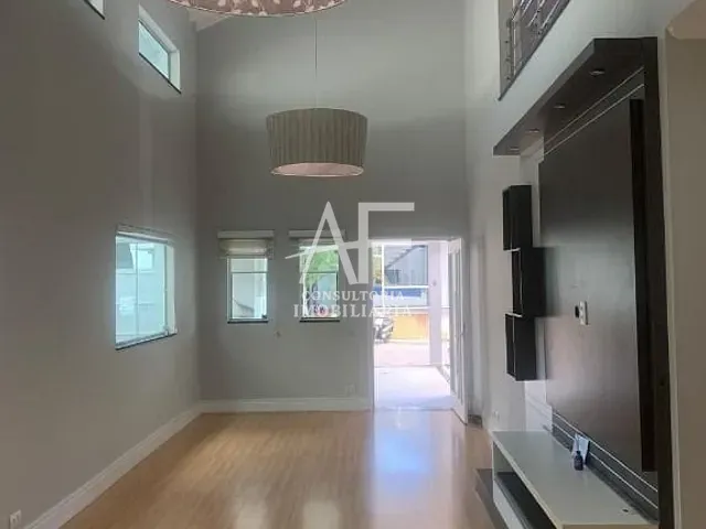 Casa com 275m², à venda ou para alugar, no bairro Campos do Conde Chambord em Tremembé