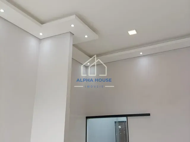 Casa 2 quartos e 2 banheiros, à venda, no bairro Loteamento Residencial e Comercial Flamboyant em Pindamonhangaba