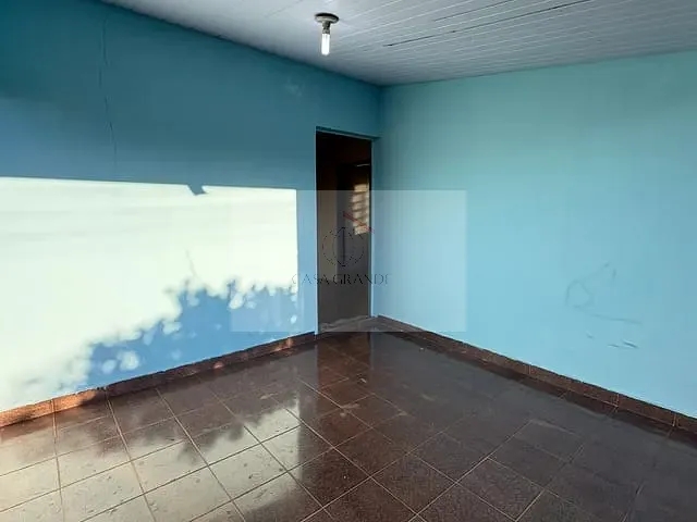 Casa 2 quartos e 2 banheiros, para alugar, no bairro Vila Oliveira em Rolândia