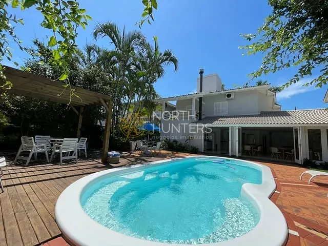 Casa com 450m² 5 quartos e 5 banheiros, para alugar, no bairro Jurerê Internacional em Florianópolis