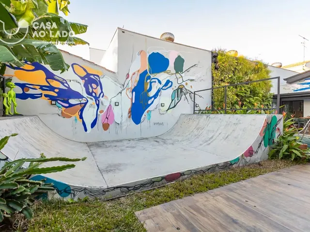 Casa 4 quartos e 5 banheiros, à venda, no bairro Tarumã em Curitiba