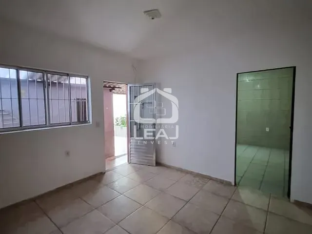 Casa com 70m² 3 quartos e 1 banheiro, para alugar, no bairro Parque Santo Antônio em São Paulo
