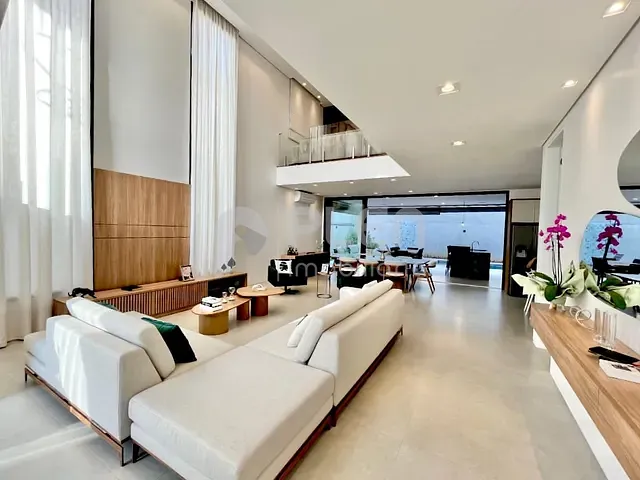 Casa com 441m² 4 quartos e 6 banheiros, à venda, no bairro Alphaville em Santana de Parnaíba