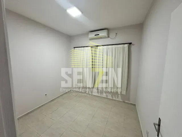 Casa com 363m² 2 quartos e 1 banheiro, à venda ou para alugar, no bairro Vila Falcão em Bauru
