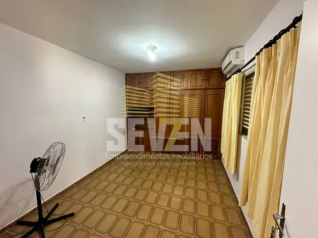 Casa com 363m² 2 quartos e 1 banheiro, à venda ou para alugar, no bairro Vila Falcão em Bauru