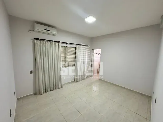 Casa com 363m² 2 quartos e 1 banheiro, à venda ou para alugar, no bairro Vila Falcão em Bauru