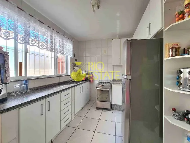 Casa com 220m² 3 quartos e 3 banheiros, à venda, no bairro Jardim Veneza em Volta Redonda