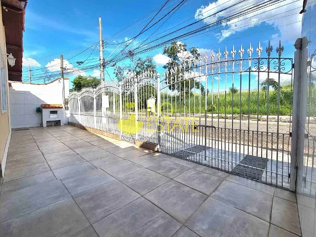 Casa com 220m² 3 quartos e 3 banheiros, à venda, no bairro Jardim Veneza em Volta Redonda