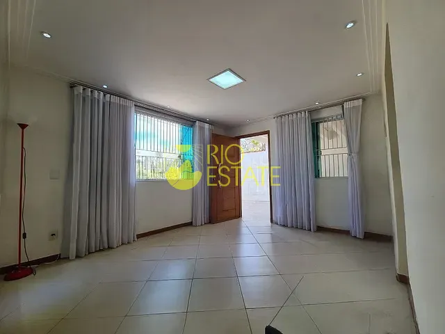 Casa com 220m² 3 quartos e 3 banheiros, à venda, no bairro Jardim Veneza em Volta Redonda
