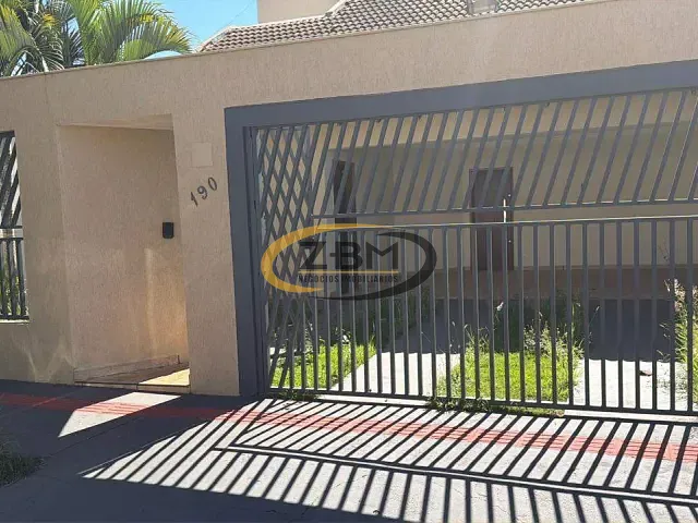 Casa com 250m² 3 quartos e 2 banheiros, para alugar, no bairro Universitário em Londrina
