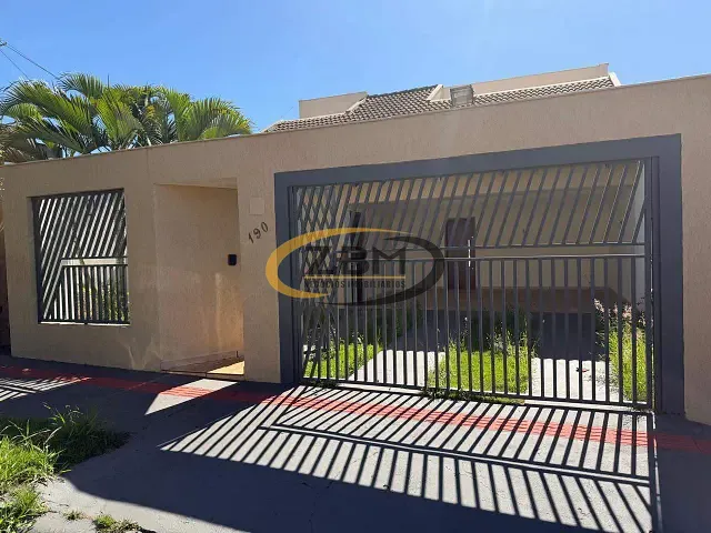 Casa com 250m² 3 quartos e 2 banheiros, para alugar, no bairro Universitário em Londrina