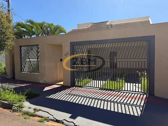 Casa com 250m² 3 quartos e 2 banheiros, para alugar, no bairro Universitário em Londrina