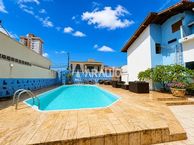 Casa com 517m² 4 quartos e 3 banheiros, à venda, no bairro São João em Itajaí