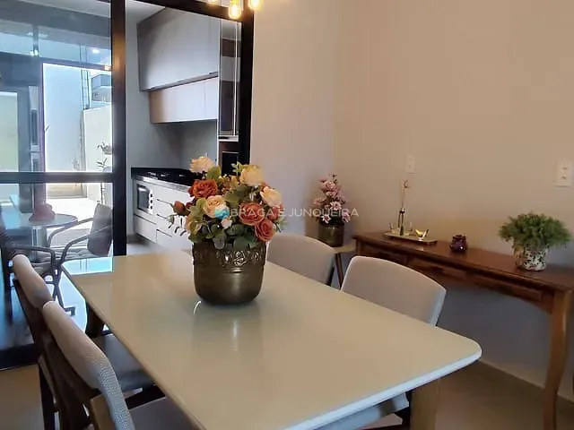 Casa com 210m² 3 quartos e 2 banheiros, à venda, no bairro Parque Residencial Damha em São José do Rio Preto