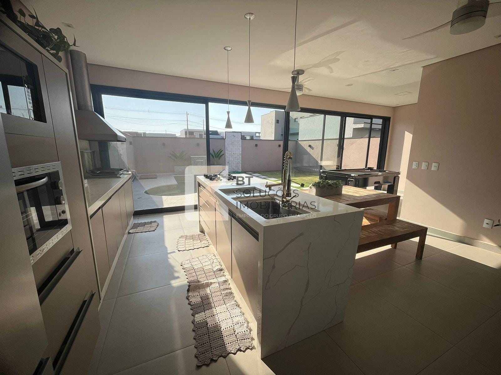 Casa, 3 quartos, 170 m² - Foto 1