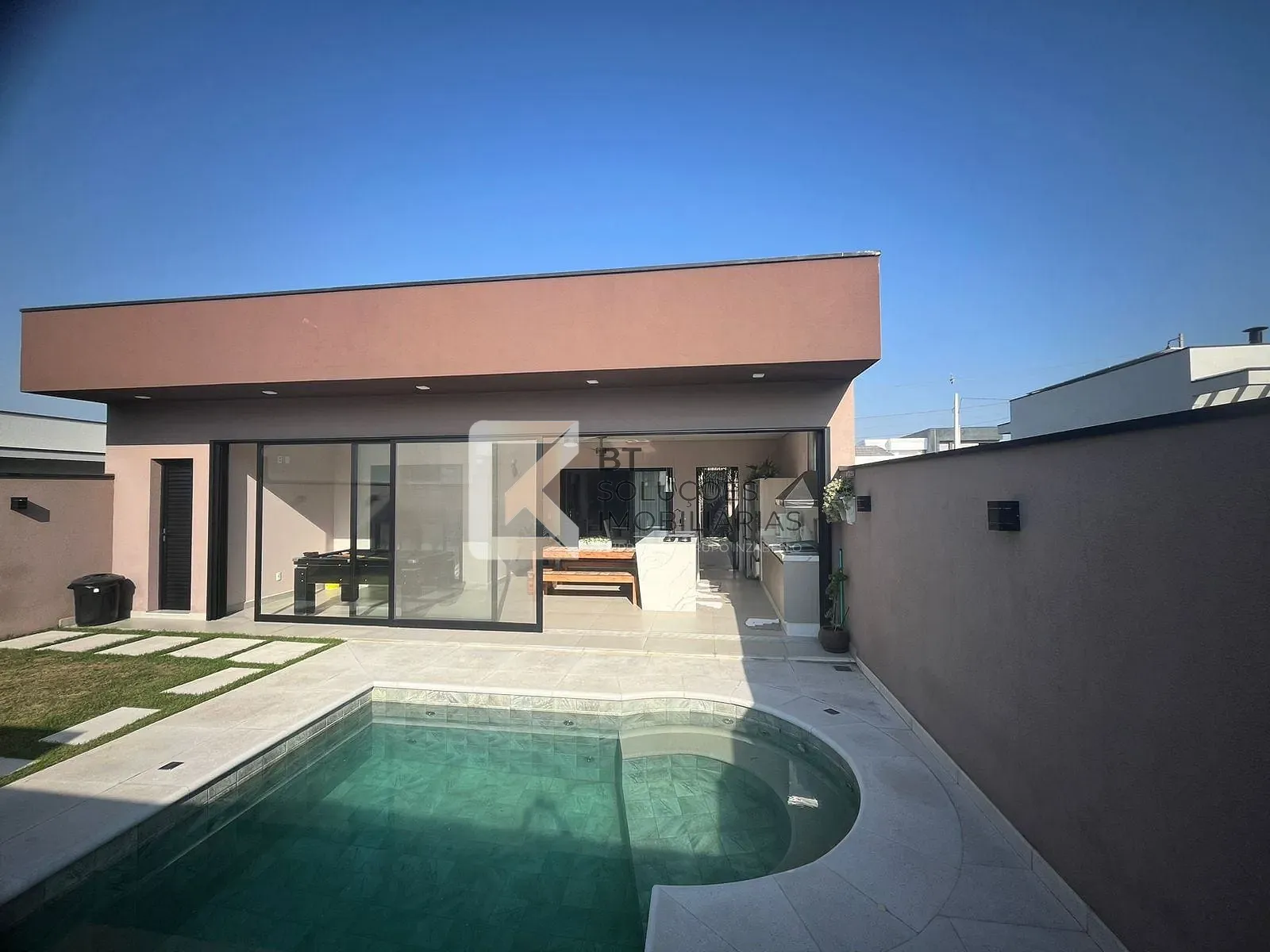 Casa, 3 quartos, 170 m² - Foto 1
