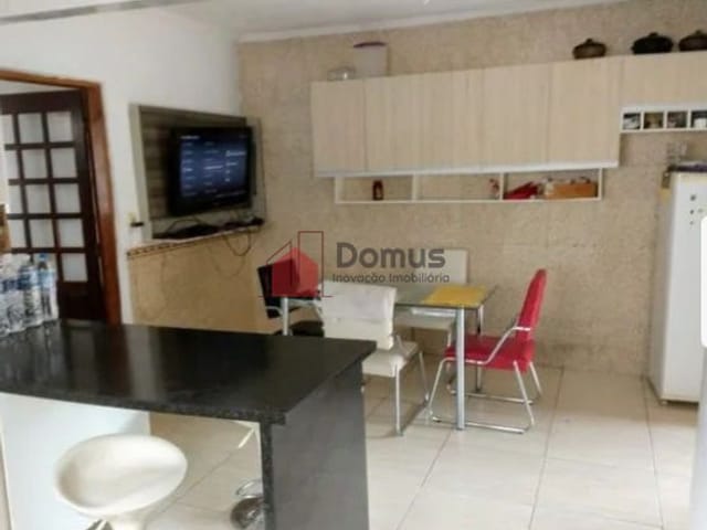 Casa com 300m², à venda, no bairro Parque São Domingos em Pindamonhangaba