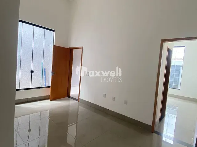 Casa com 180m² 3 quartos e 3 banheiros, à venda, no bairro Jardim Mont Serrat em Aparecida de Goiânia