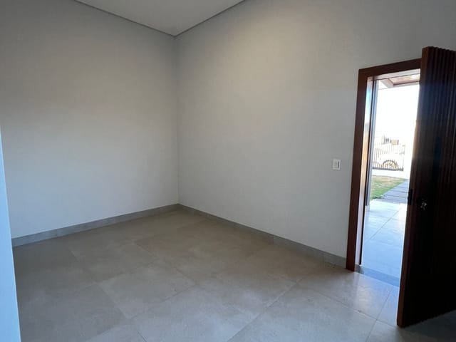 Casa com 309m² 3 quartos e 1 banheiro, à venda, no bairro Sonhalto Videira em Sinop
