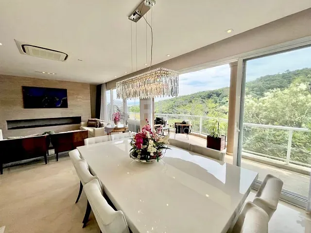 Casa com 490m² 5 quartos e 8 banheiros, à venda, no bairro Alphaville em Santana de Parnaíba
