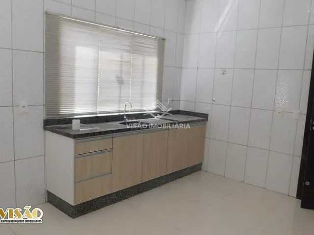 Casa com 250m² 2 quartos e 2 banheiros, à venda, no bairro Jardim Celeste em Sinop