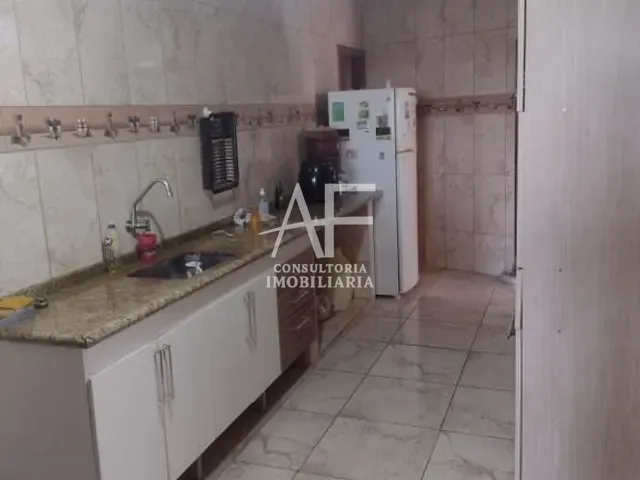 Casa com 250m² 5 quartos e 2 banheiros, à venda, no bairro Jardim Bela Vista em Taubaté