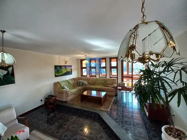 Casa com 274m² 3 quartos e 4 banheiros, à venda, no bairro Centro em Itatiba