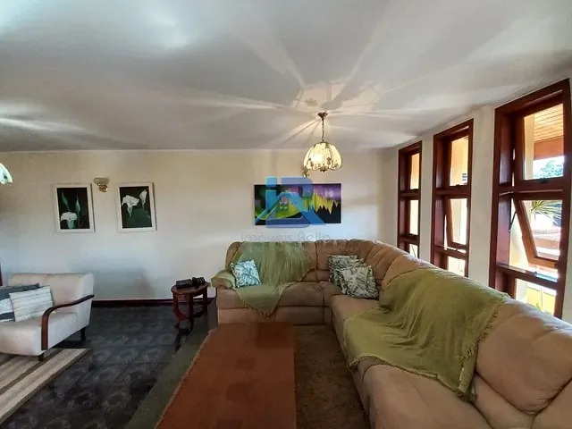 Casa com 274m² 3 quartos e 4 banheiros, à venda, no bairro Centro em Itatiba