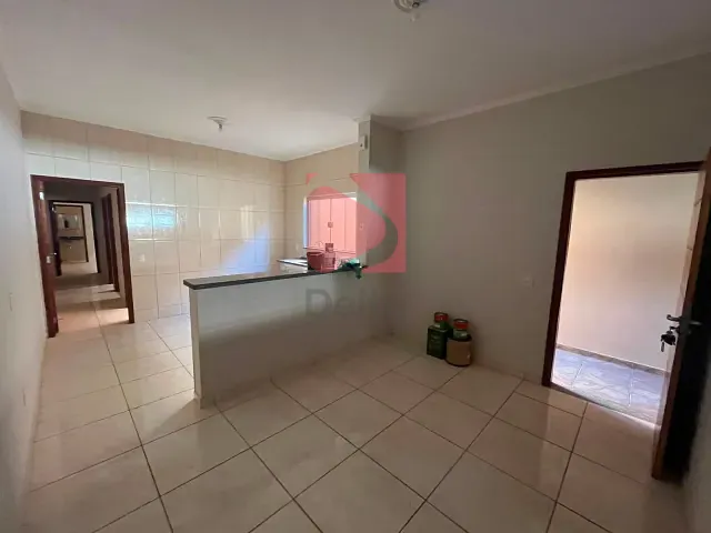 Casa 2 quartos e 2 banheiros, para alugar, no bairro Jardim Itália em Pirassununga