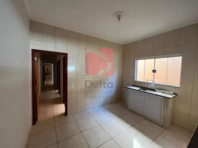 Casa 2 quartos e 2 banheiros, para alugar, no bairro Jardim Itália em Pirassununga