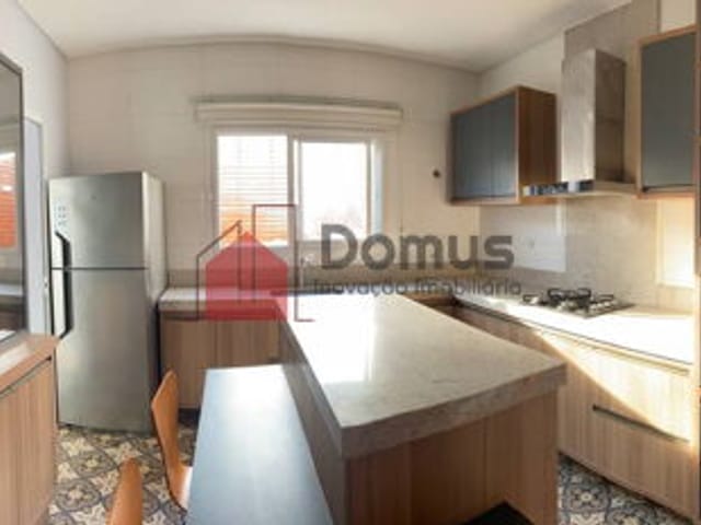 Casa à venda, no bairro Vila Areao em Taubaté