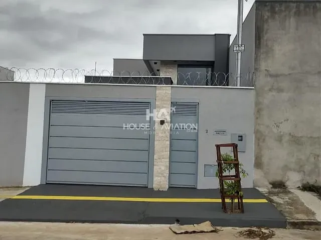 Casa com 180m² 3 quartos e 3 banheiros, à venda, no bairro Parque das Flores em Goiânia