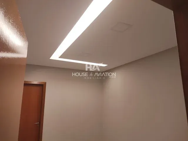 Casa com 180m² 3 quartos e 3 banheiros, à venda, no bairro Parque das Flores em Goiânia