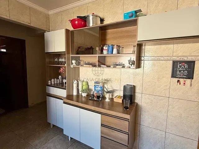 Casa com 360m² 3 quartos e 2 banheiros, à venda, no bairro Jardim Novo Horizonte em Rolândia