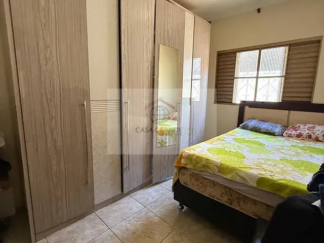 Casa com 360m² 3 quartos e 2 banheiros, à venda, no bairro Jardim Novo Horizonte em Rolândia