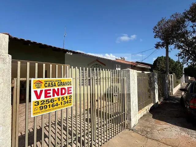 Casa com 360m² 3 quartos e 2 banheiros, à venda, no bairro Jardim Novo Horizonte em Rolândia