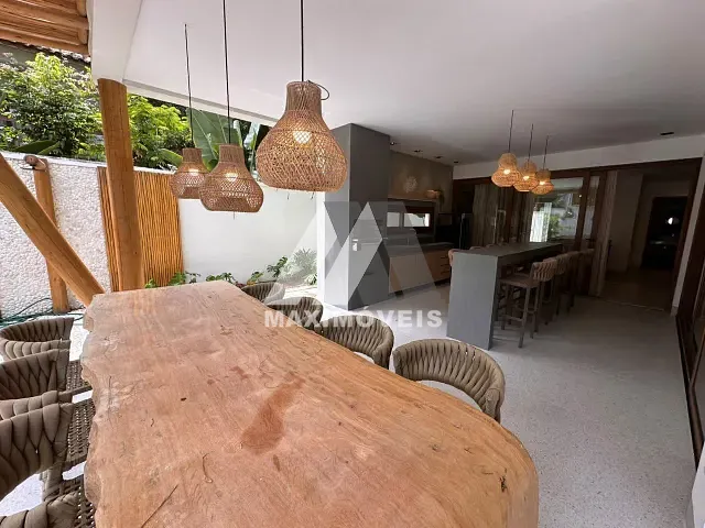 Casa com 350m² 5 quartos e 6 banheiros, à venda, no bairro Corais do Arraial em Porto Seguro