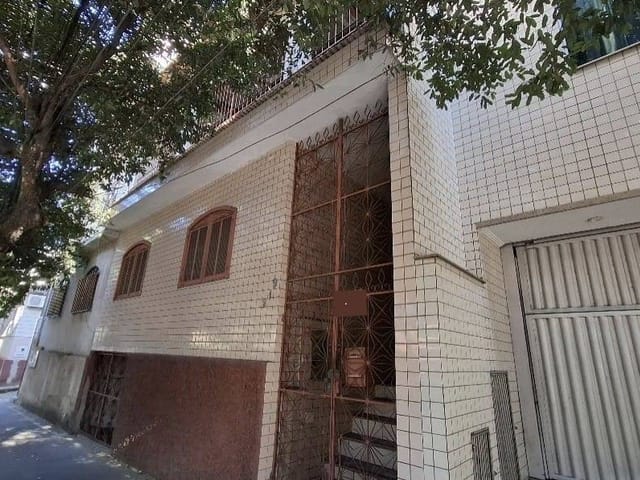 Casa 3 quartos e 2 banheiros, à venda, no bairro Vila Domingos Lopes em Cataguases