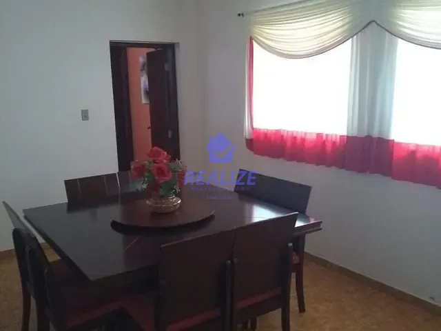 Casa 3 quartos e 1 banheiro, à venda, no bairro Vila São Lúcio em Botucatu