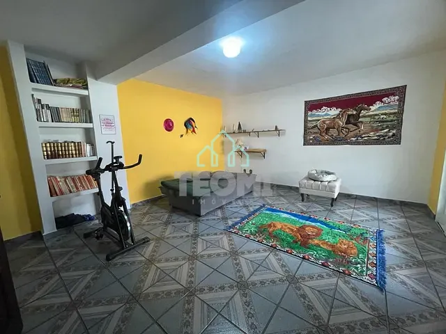 Casa com 300m² 3 quartos e 2 banheiros, à venda, no bairro Jardim Bela Vista em Taubaté