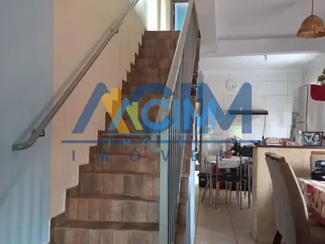 Casa com 250m², à venda, no bairro Recanto Camanducaia em Jaguariúna