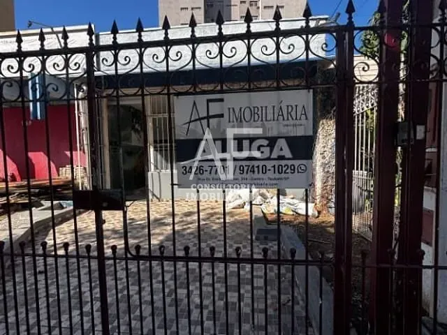 Casa com 480m², para alugar, no bairro Centro em Taubaté