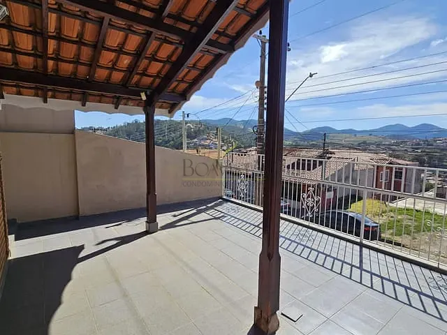 Casa 3 quartos e 2 banheiros, para alugar, no bairro Centro em Piracaia