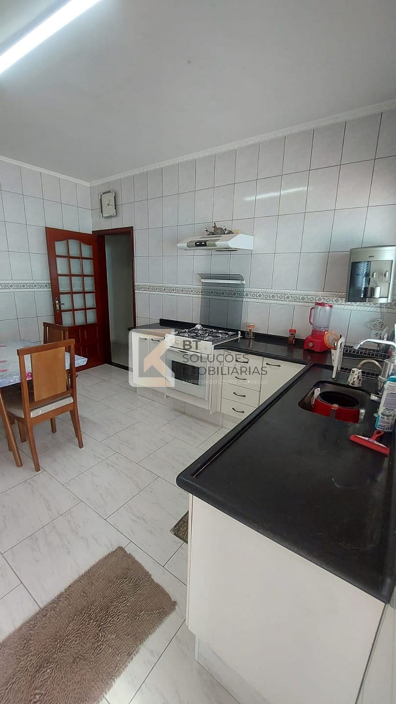 Casa à venda com 3 quartos, 208m² - Foto 3